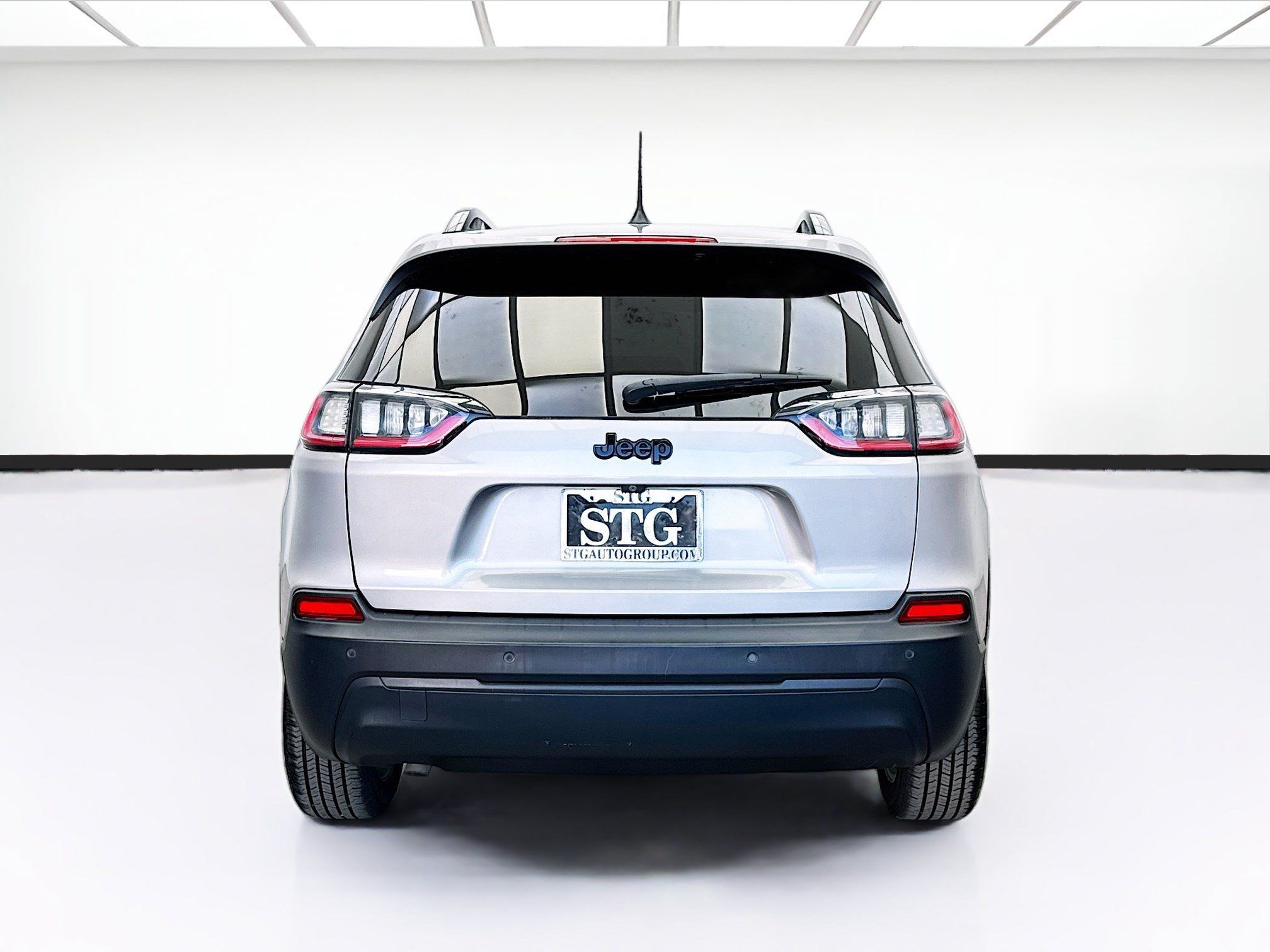 Used 2019 Jeep Cherokee Latitude Plus FWD image 5