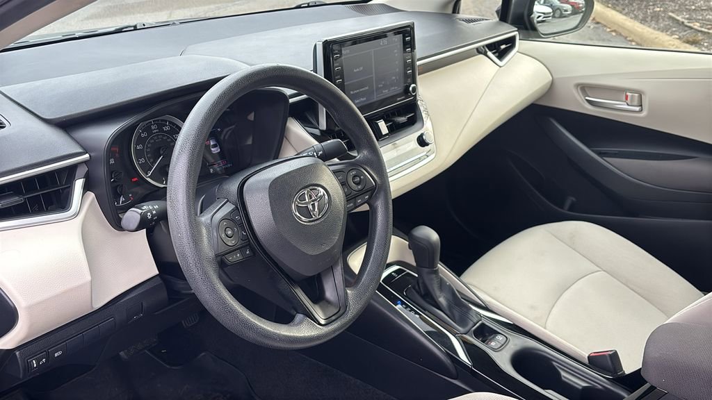 Used 2021 Toyota Corolla LE image 26