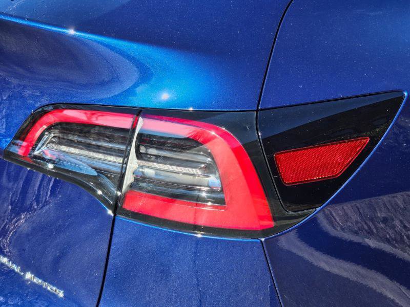 Used 2023 Tesla Model Y Long Range image 26