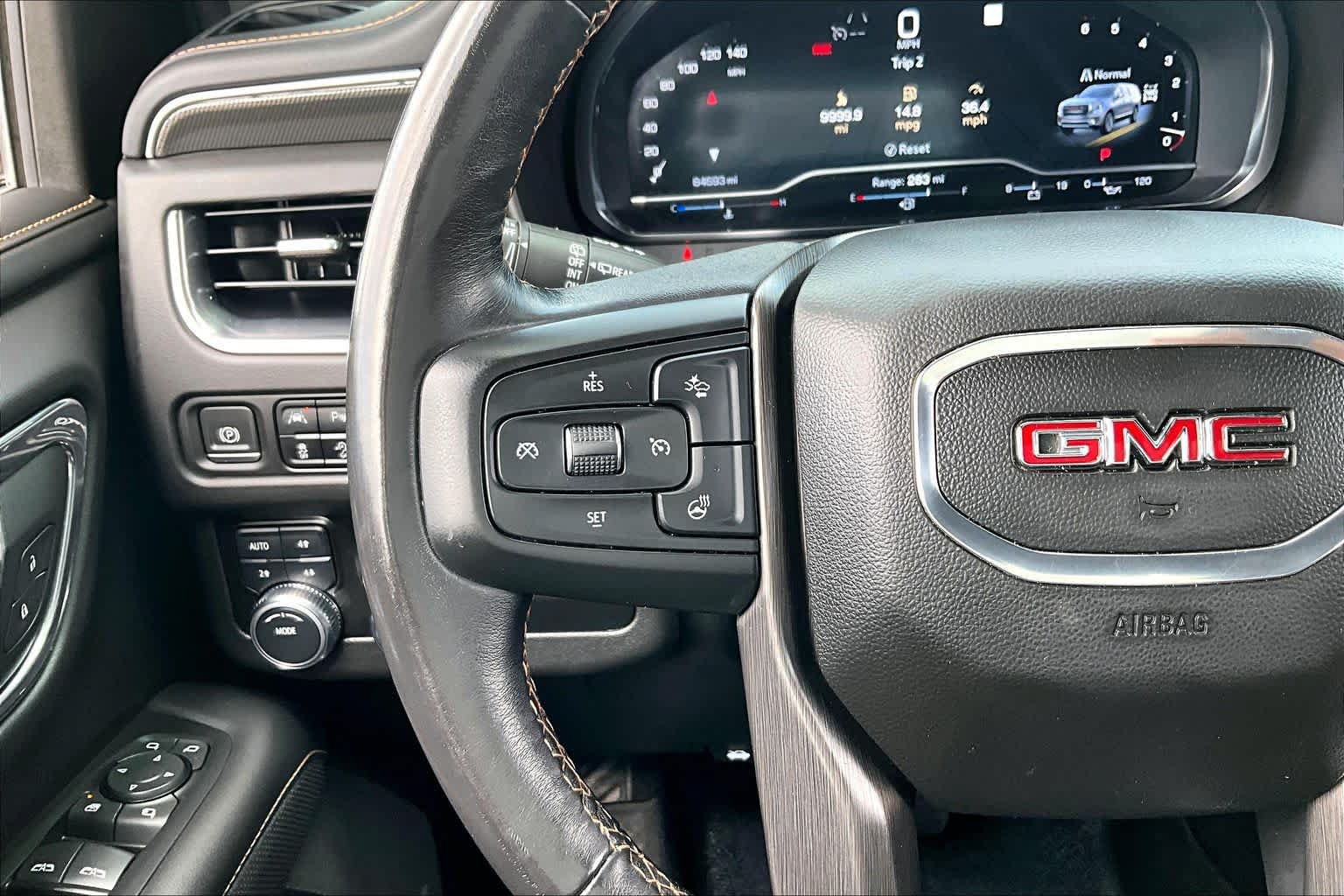 Used 2022 GMC Yukon XL AT4 AWD/4WD image 24