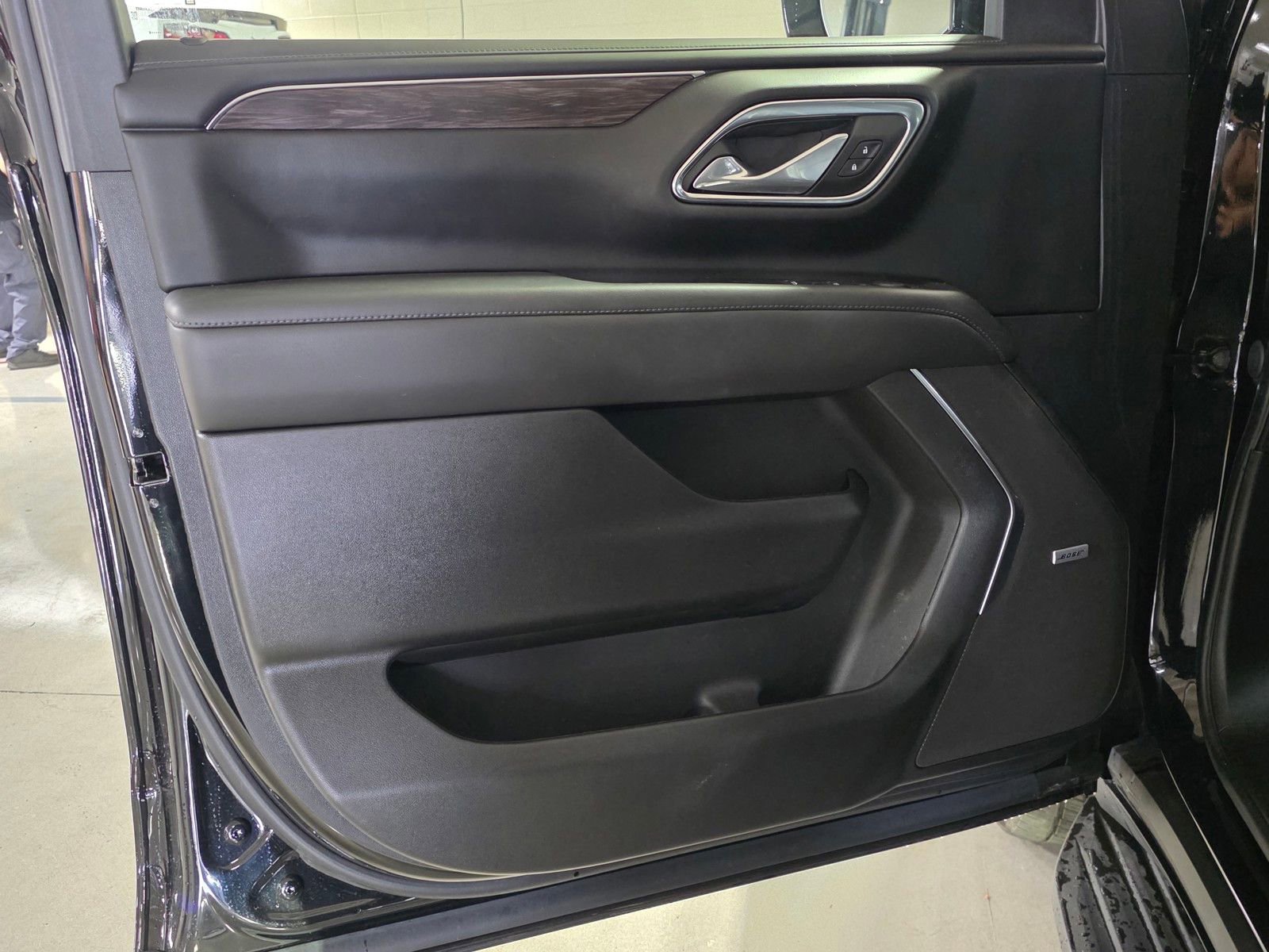 Used 2024 Chevrolet Suburban LT w/ LT Signature Package image 17