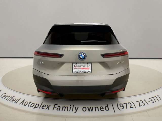 Used 2023 BMW iX xDrive50 AWD/4WD image 5