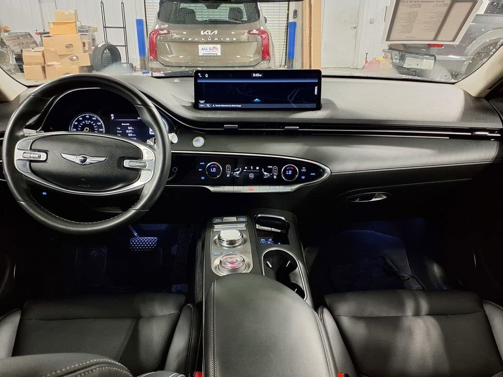 Used 2025 Genesis GV70 2.5T AWD/4WD image 18