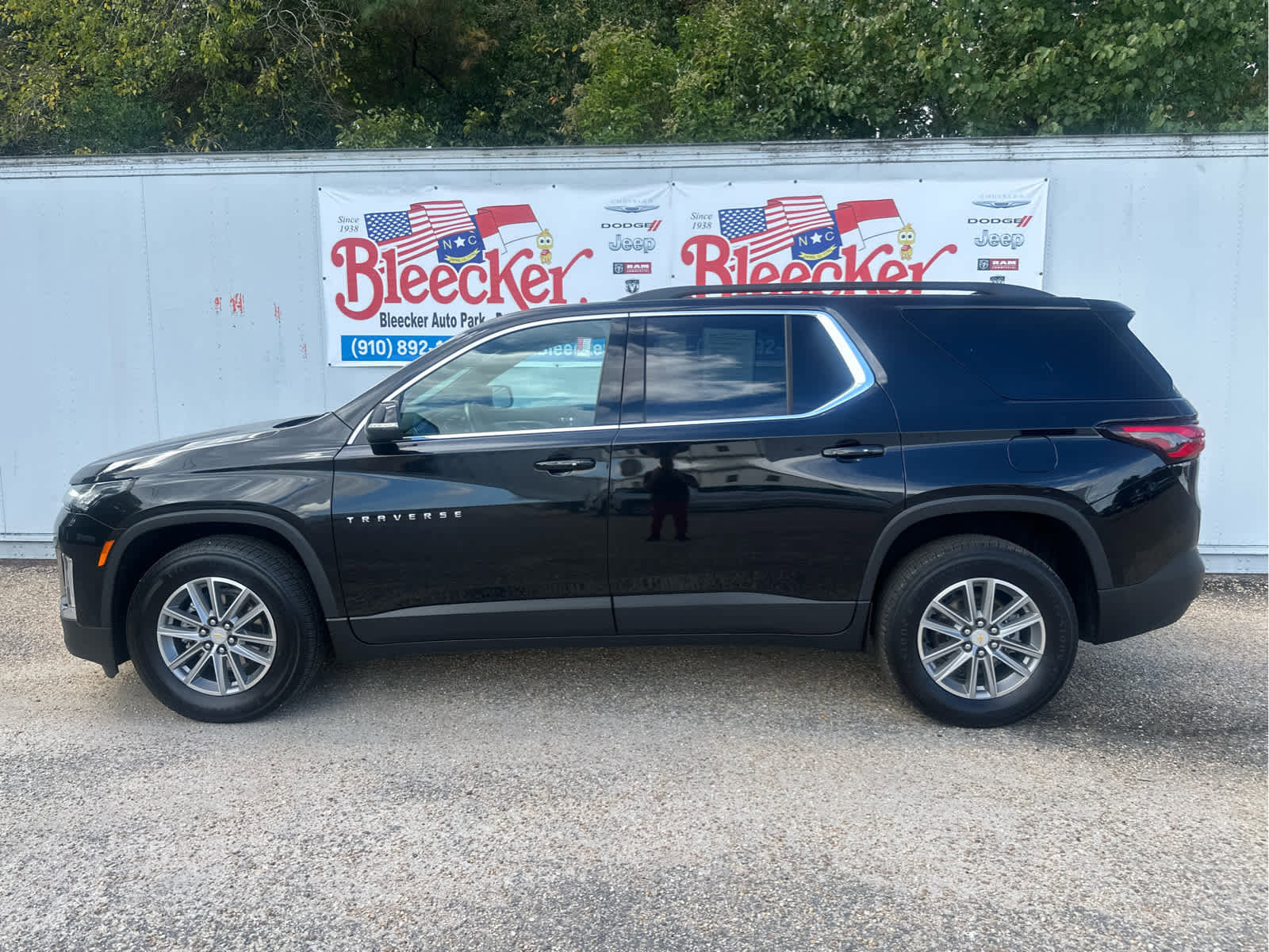 Used 2022 Chevrolet Traverse LT image 7