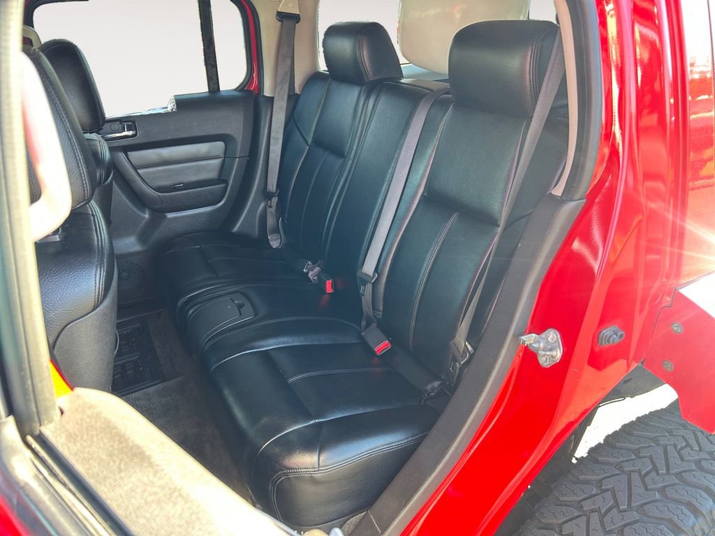 Used 2010 HUMMER H3 image 11