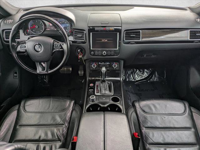 Used 2014 Volkswagen Touareg TDI image 17