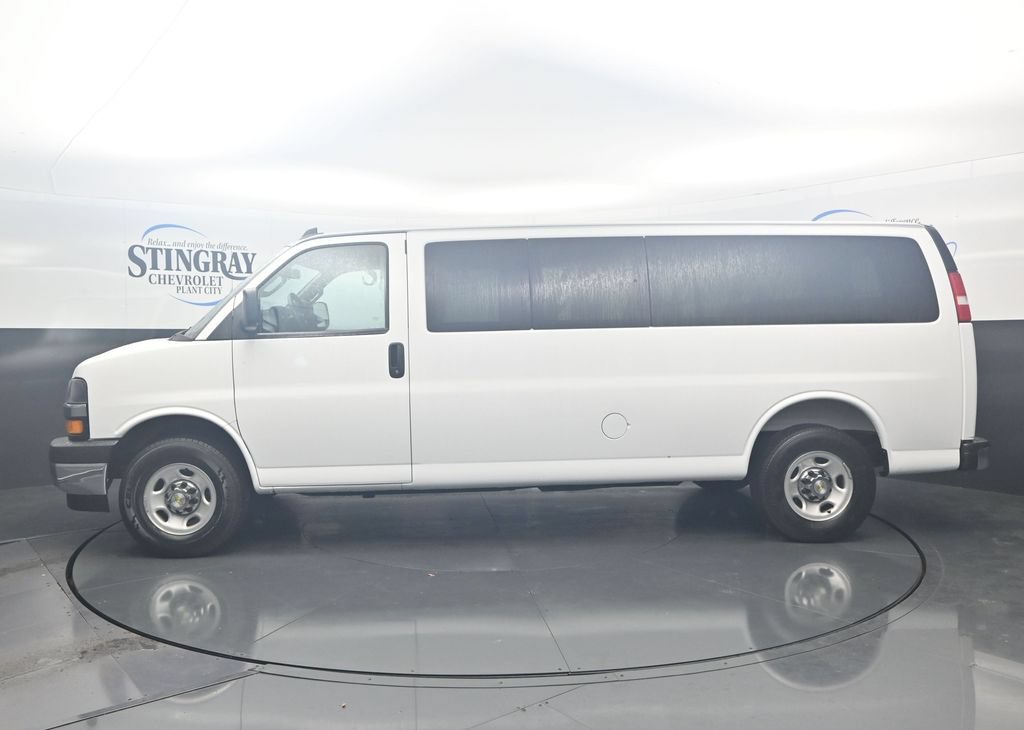 Used 2025 Chevrolet Express 3500 LT w/ LT Preferred Equipment Group RWD image 4