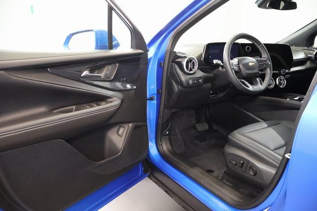 New 2025 Chevrolet Blazer EV LT AWD/4WD image 9