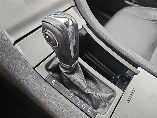Used 2016 Ford Taurus SEL FWD image 12