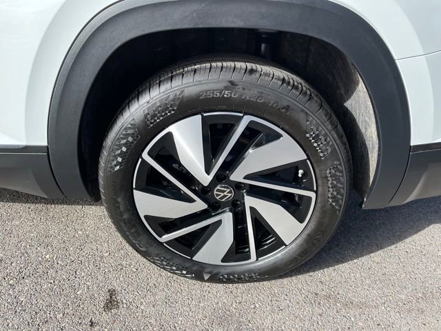 Used 2025 Volkswagen Atlas SE image 17