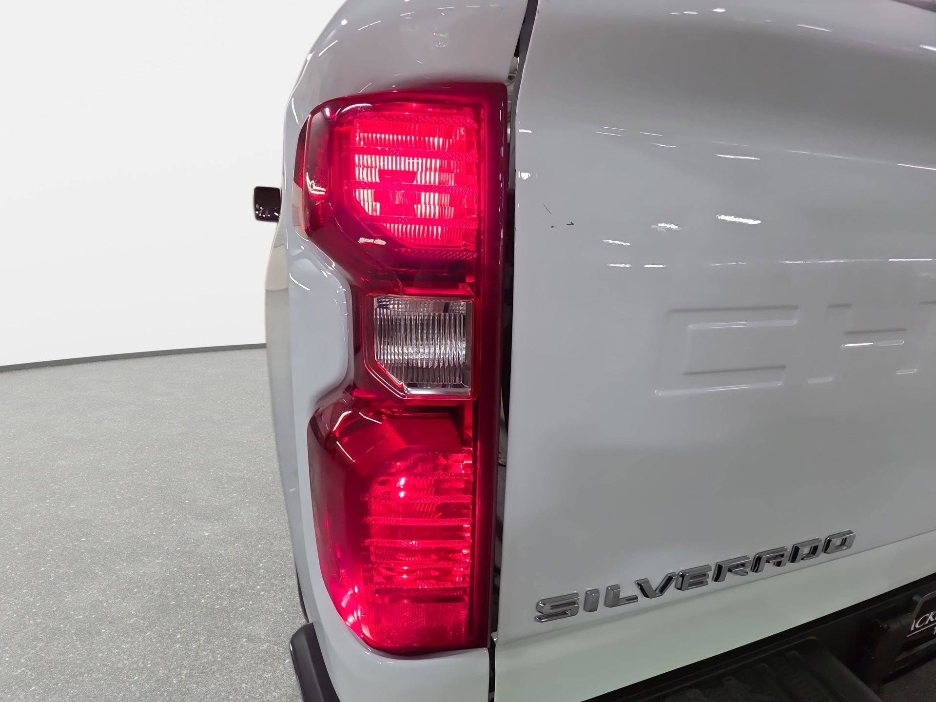 Used 2025 Chevrolet Silverado 3500 LT w/ Safety Package image 33