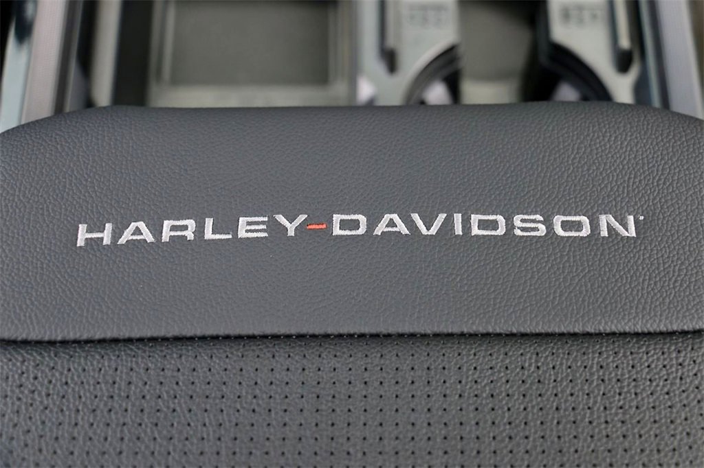 New 2026 Ford F250 Lariat w/ Black Appearance Package image 33