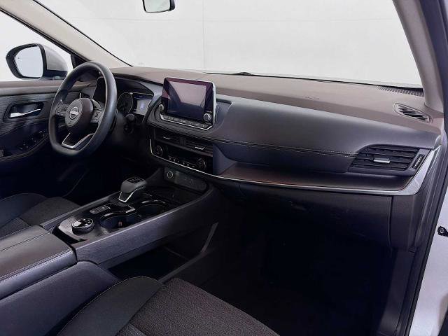 Certified 2023 Nissan Rogue SV image 24