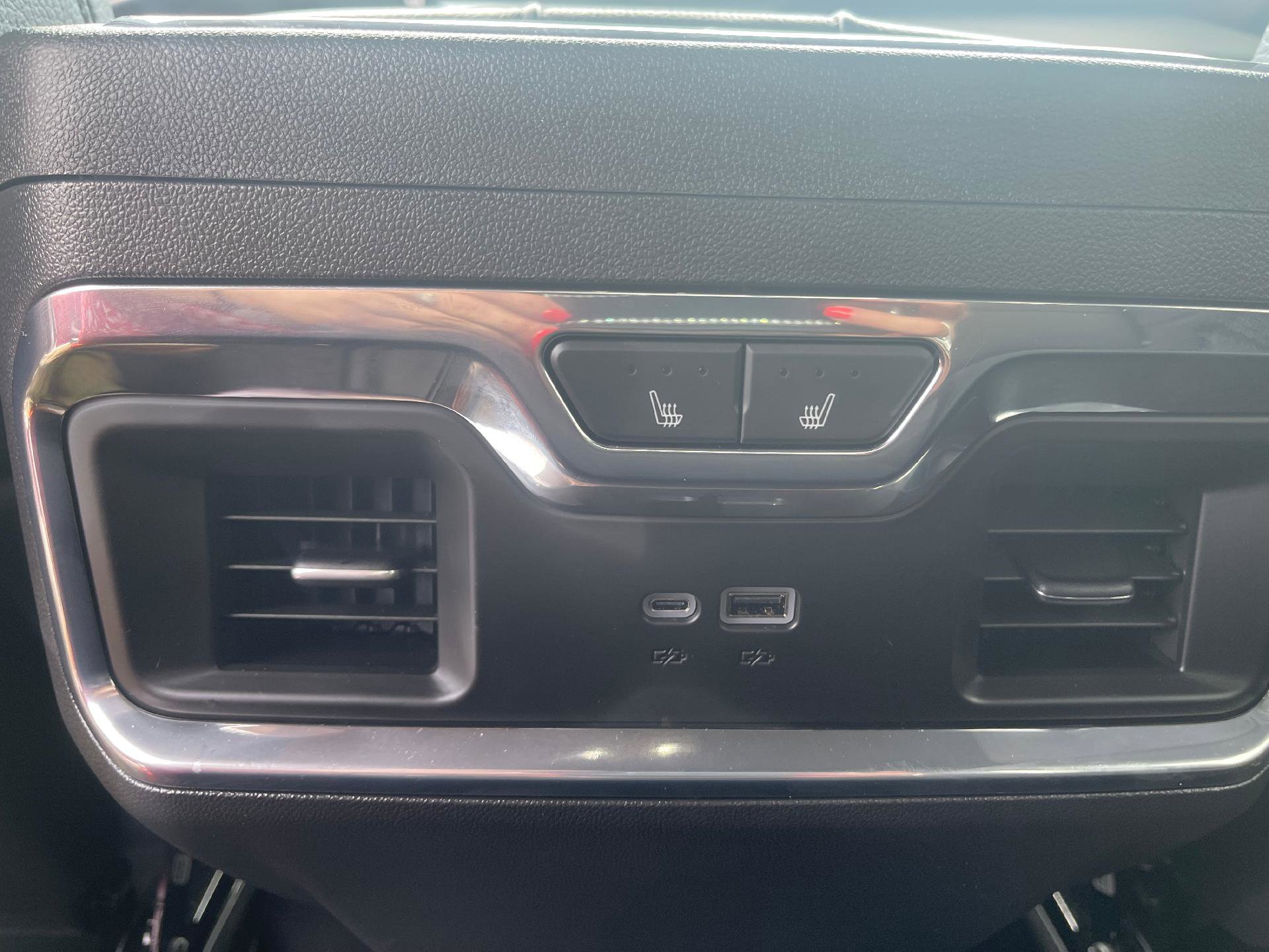 Used 2025 GMC Sierra 1500 Denali w/ Denali Reserve Package image 8