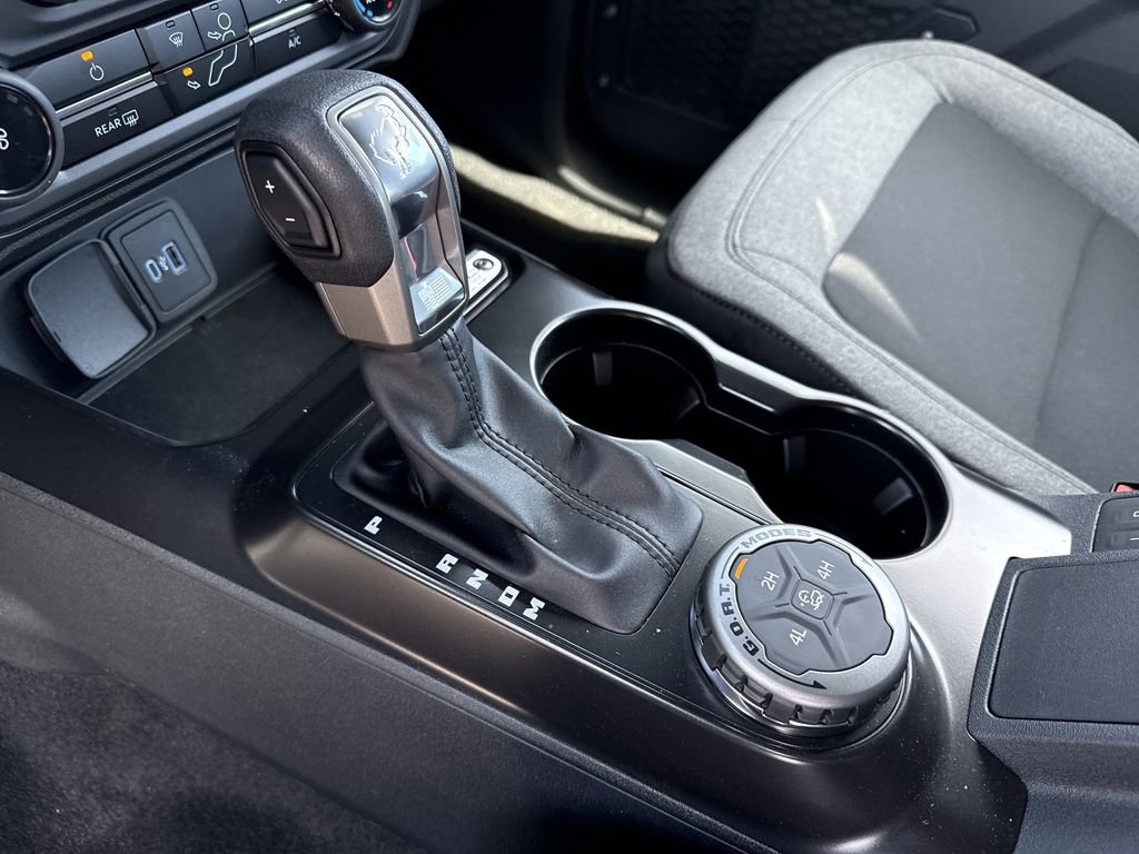 New 2025 Ford Bronco Base image 25
