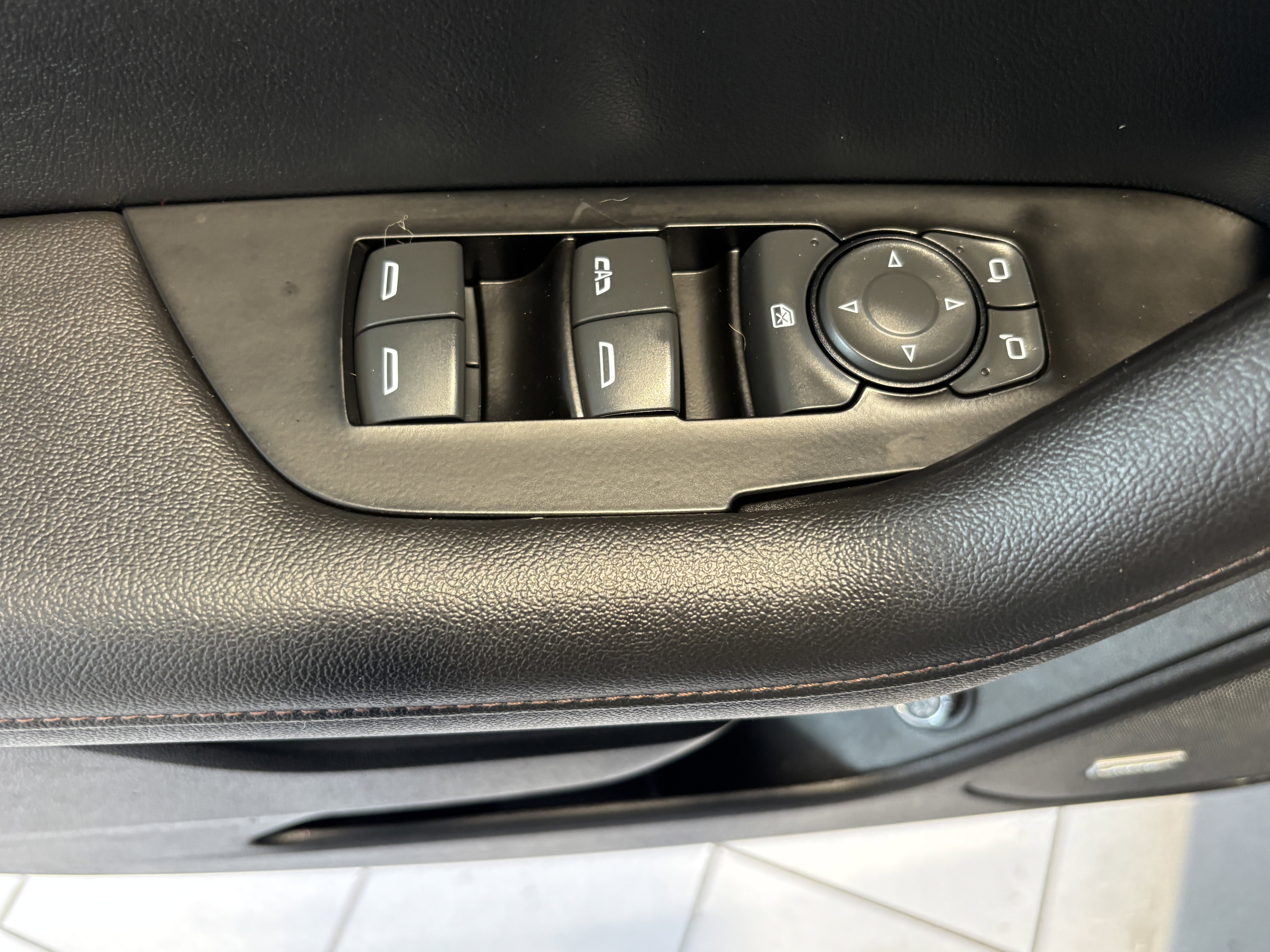 Used 2023 Chevrolet Blazer Premier image 7