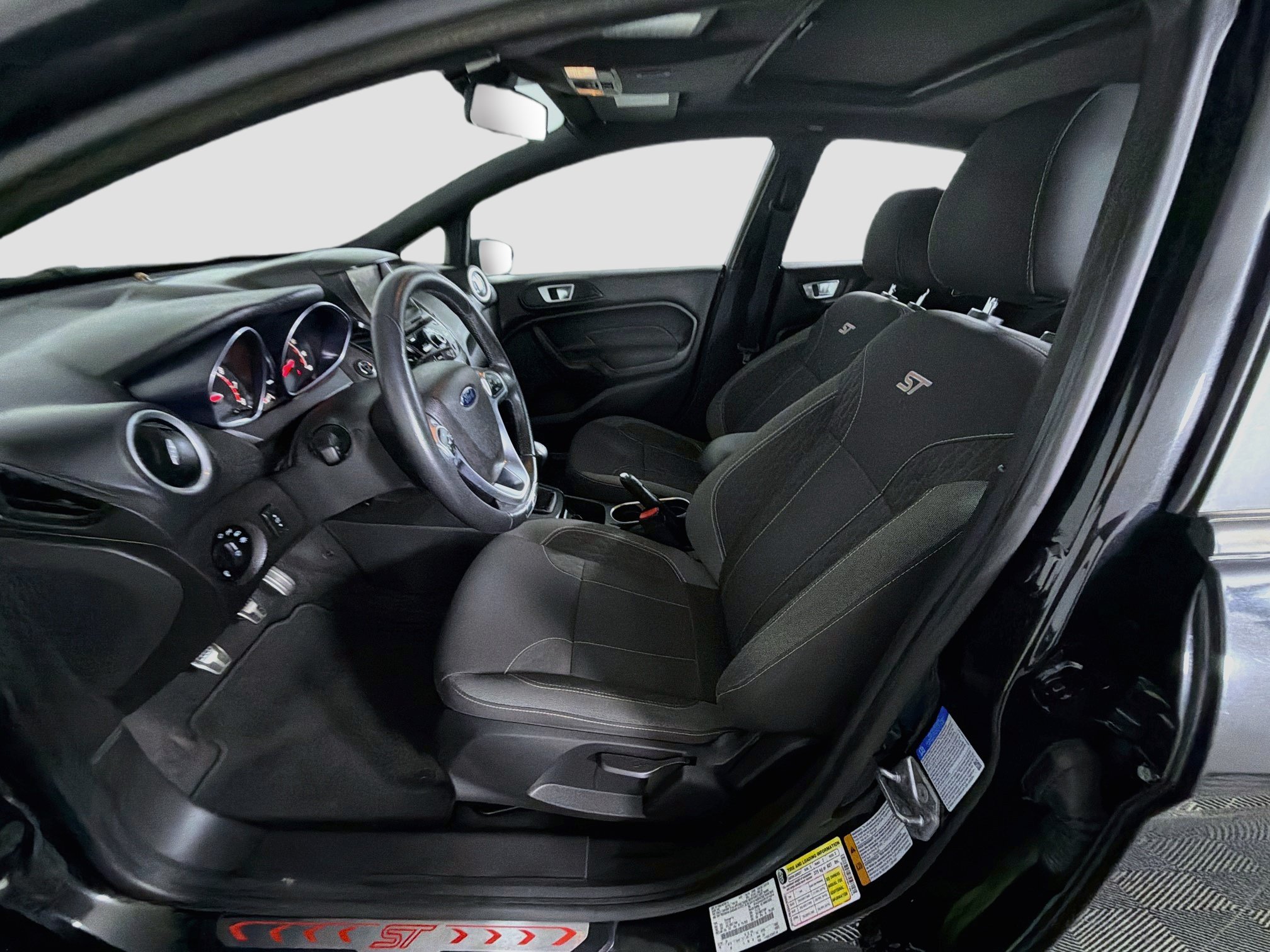 Used 2015 Ford Fiesta ST FWD image 13