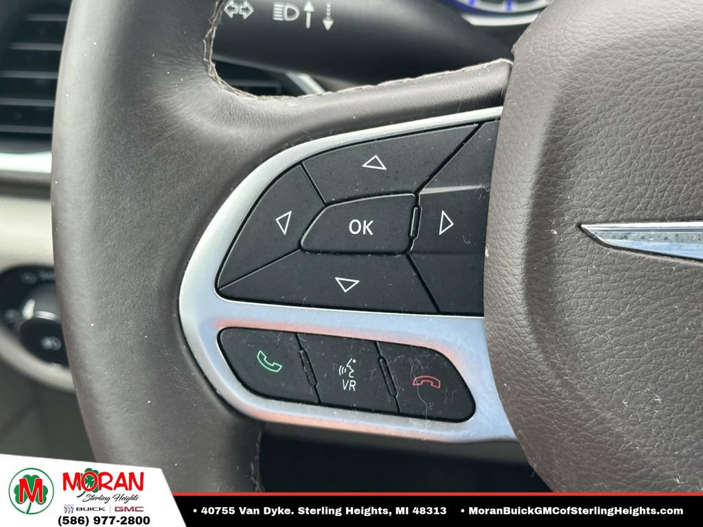 Used 2017 Chrysler Pacifica Touring-L Plus FWD image 22