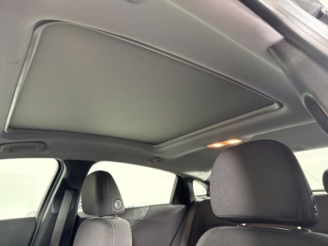 Used 2024 Chevrolet Malibu LT image 2