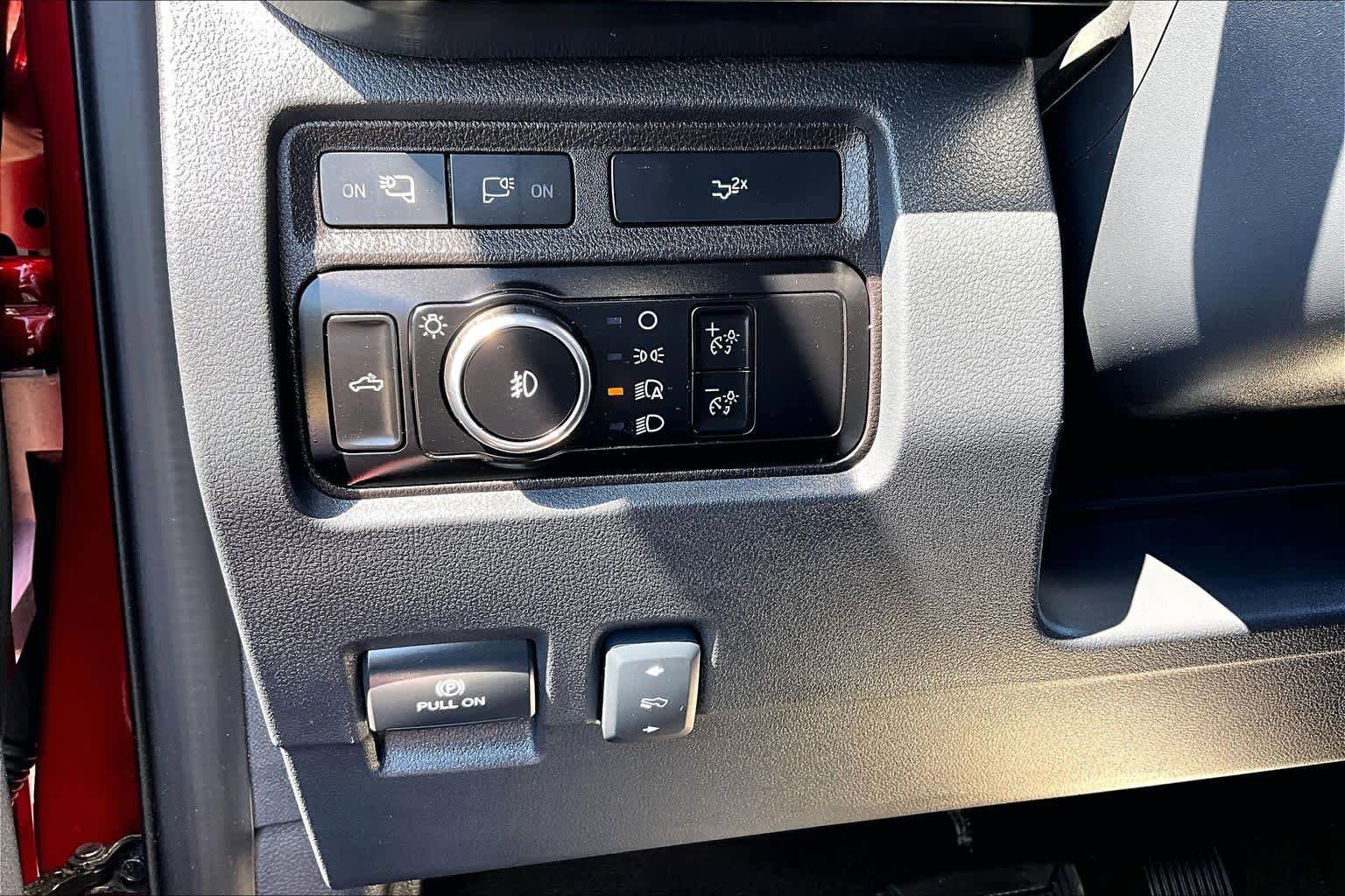 Used 2024 Ford F250 Lariat w/ Lariat Ultimate Package AWD/4WD image 36