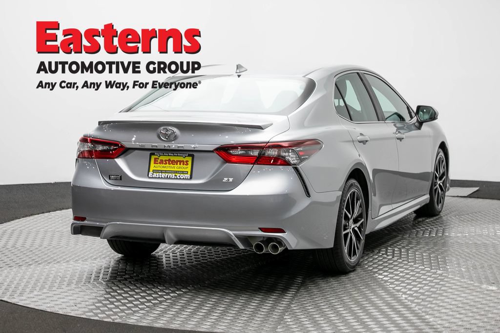 Used 2021 Toyota Camry SE w/ Carpet Mat Package (TMS) FWD image 5