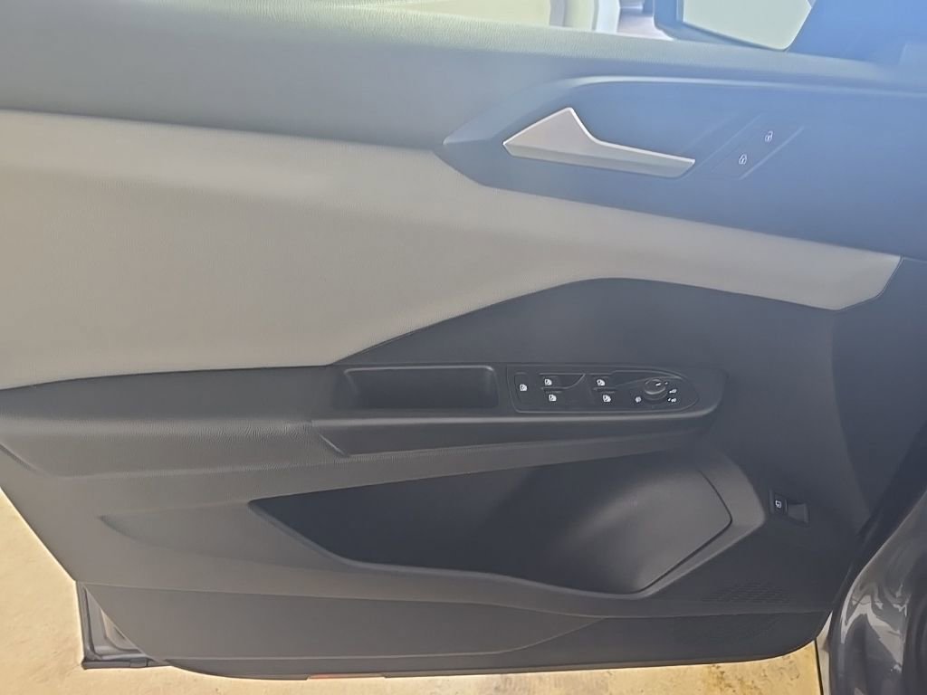 Used 2022 Volkswagen Taos SE image 18