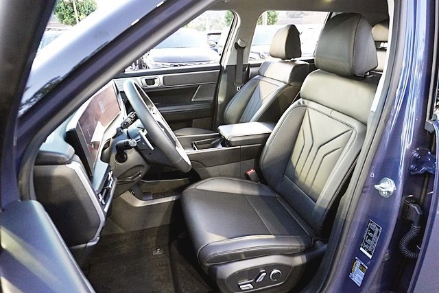 Certified 2025 Hyundai Santa Fe SEL image 16