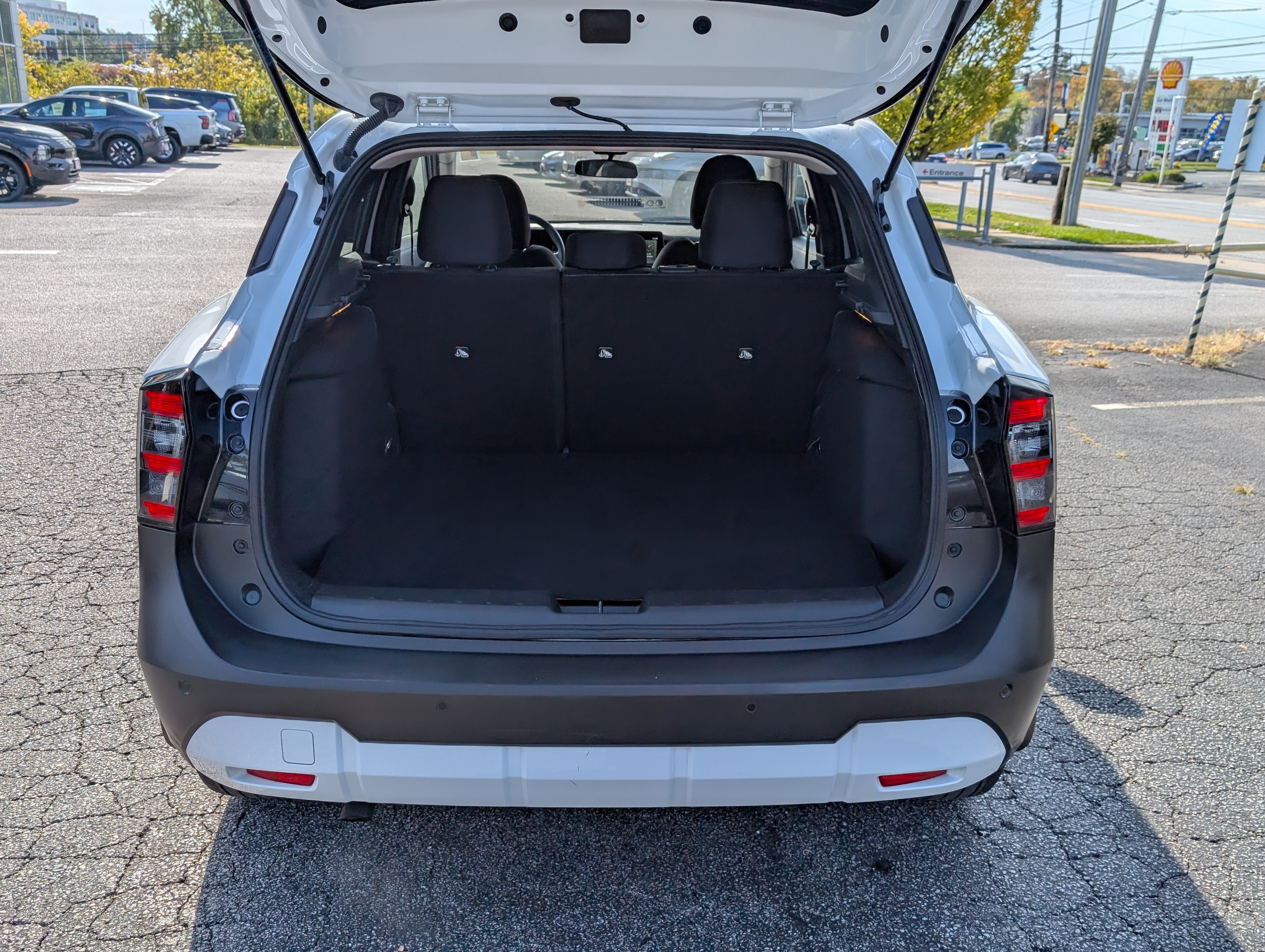 Certified 2025 Nissan Kicks SV AWD/4WD image 13