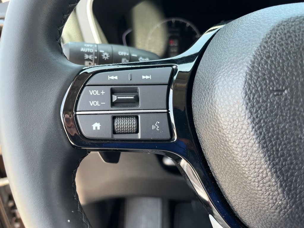 Certified 2025 Honda Pilot Touring image 22