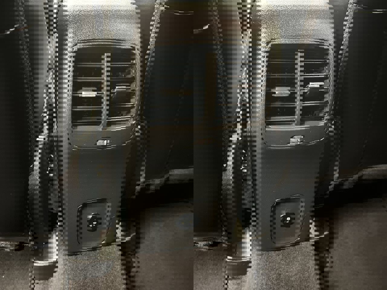 Used 2024 Ford Escape Platinum image 12