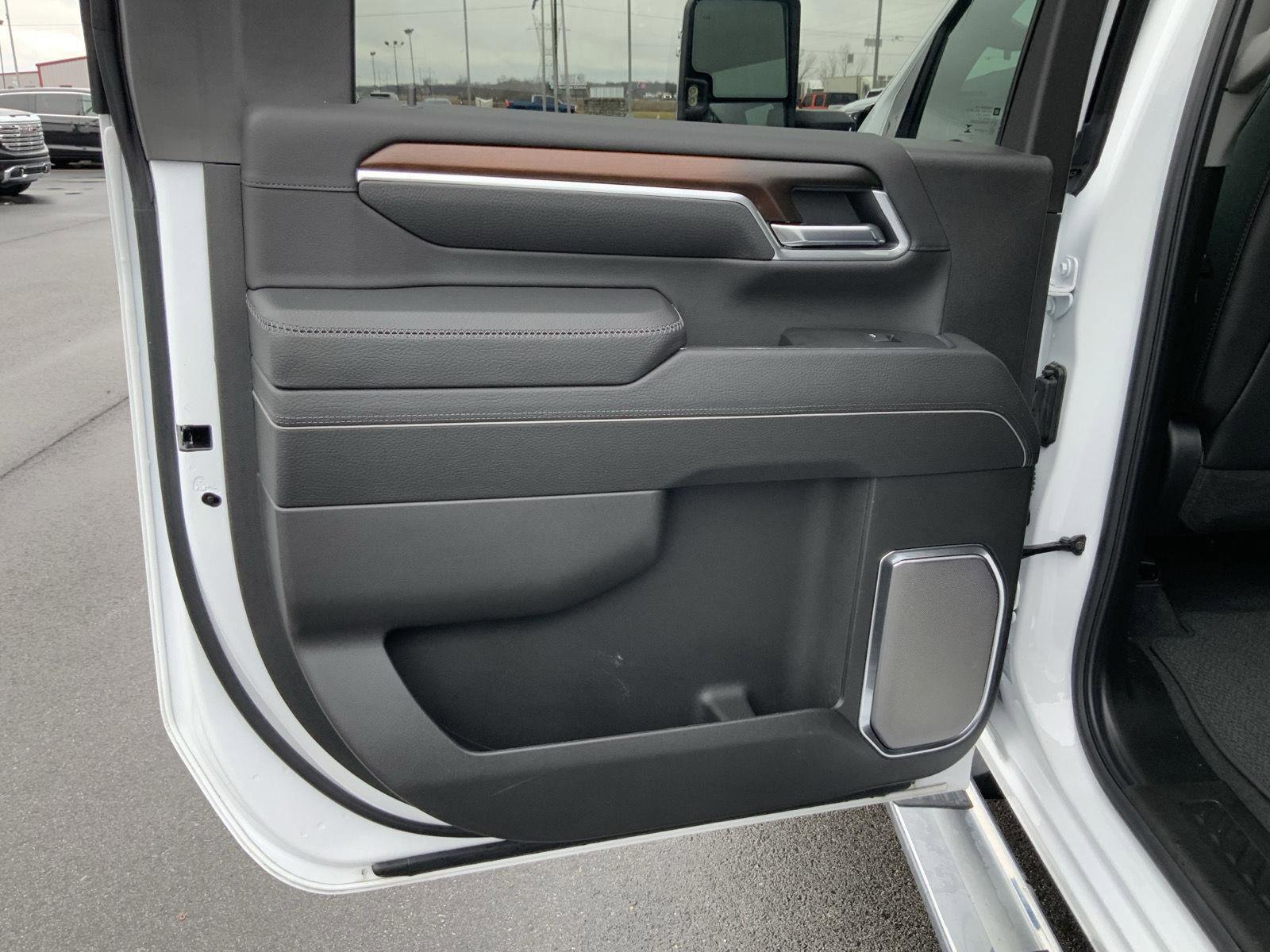 Used 2025 GMC Sierra 2500 Denali image 61