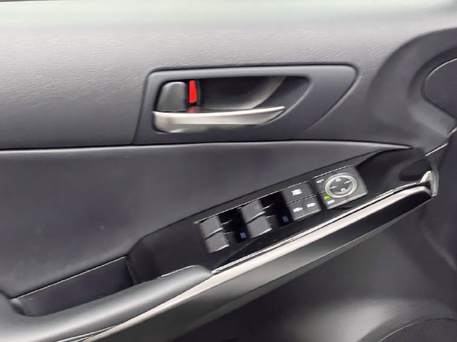 Certified 2025 Lexus IS 300 F Sport RWD image 10