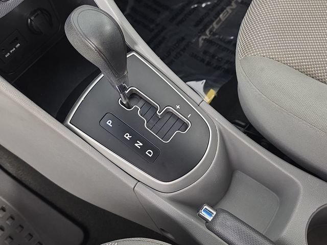 Used 2012 Hyundai Accent GLS FWD image 29