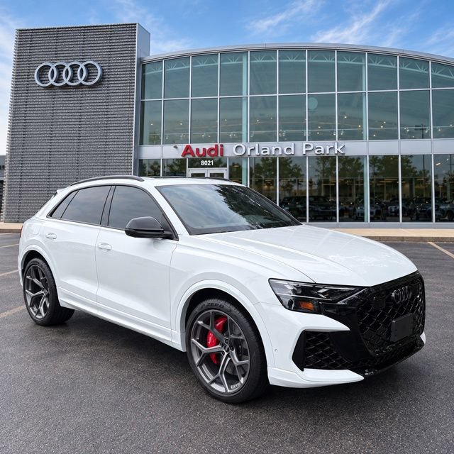 Certified 2025 Audi RS Q8 performance AWD/4WD image 7