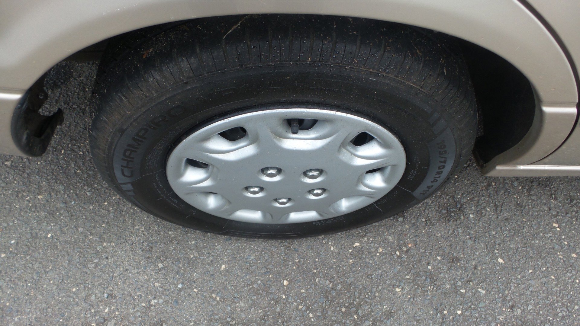 Used 1998 Toyota Camry LE FWD image 44