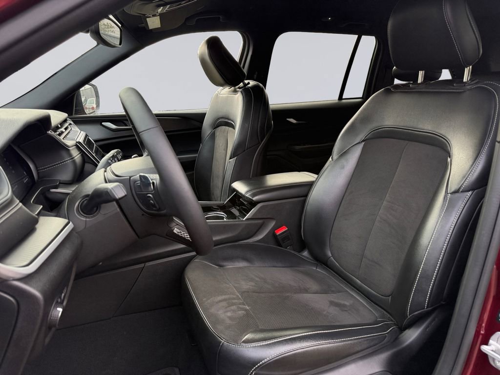 Certified 2023 Jeep Grand Cherokee Altitude image 12