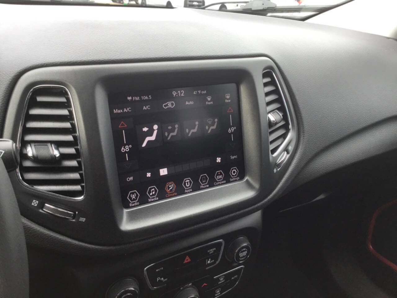 Used 2021 Jeep Compass Trailhawk image 11