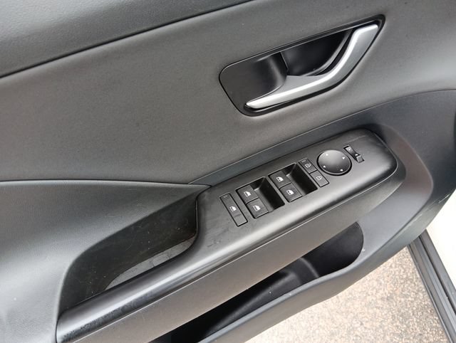 Used 2024 Hyundai Kona Limited AWD/4WD image 19