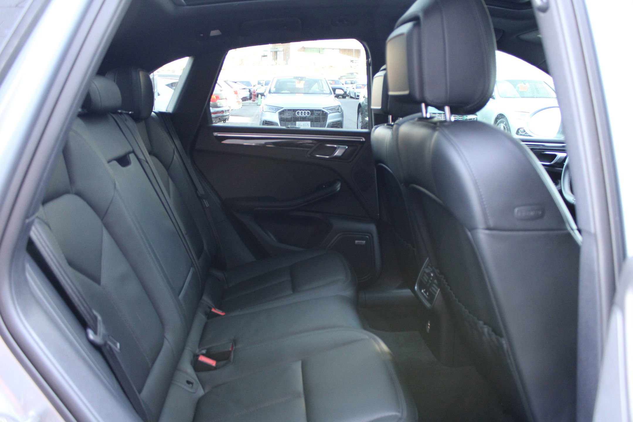 Used 2023 Porsche Macan image 24
