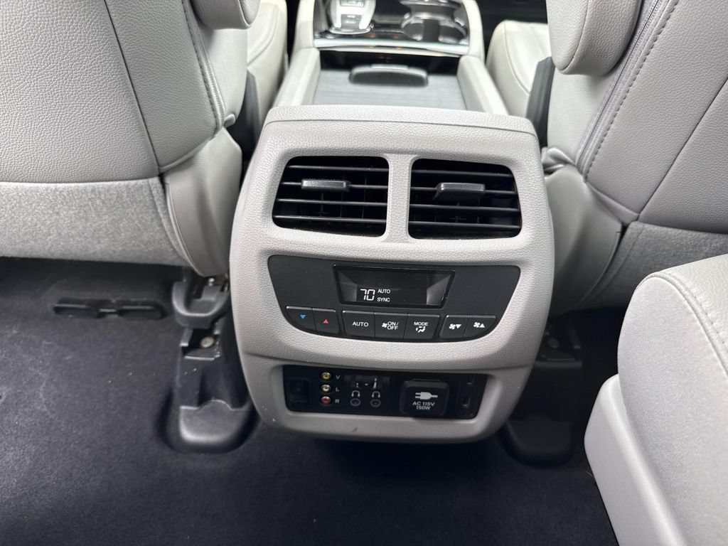 Used 2017 Honda Pilot Touring image 17