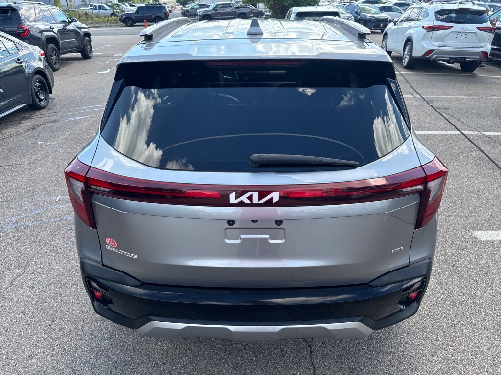 Used 2024 Kia Seltos SX w/ SX Sunroof Package AWD/4WD image 6