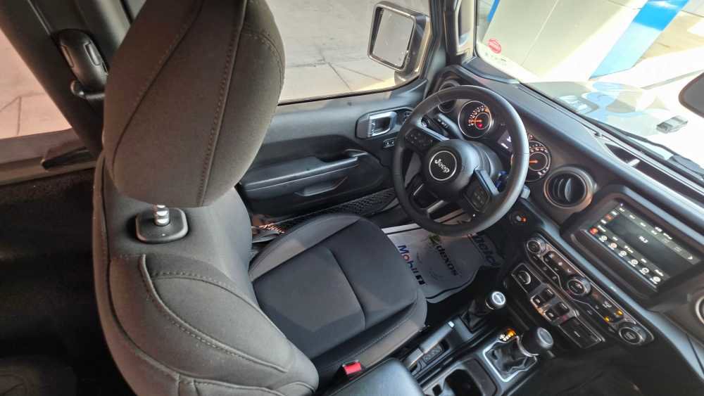 Used 2023 Jeep Wrangler Sport AWD/4WD image 19