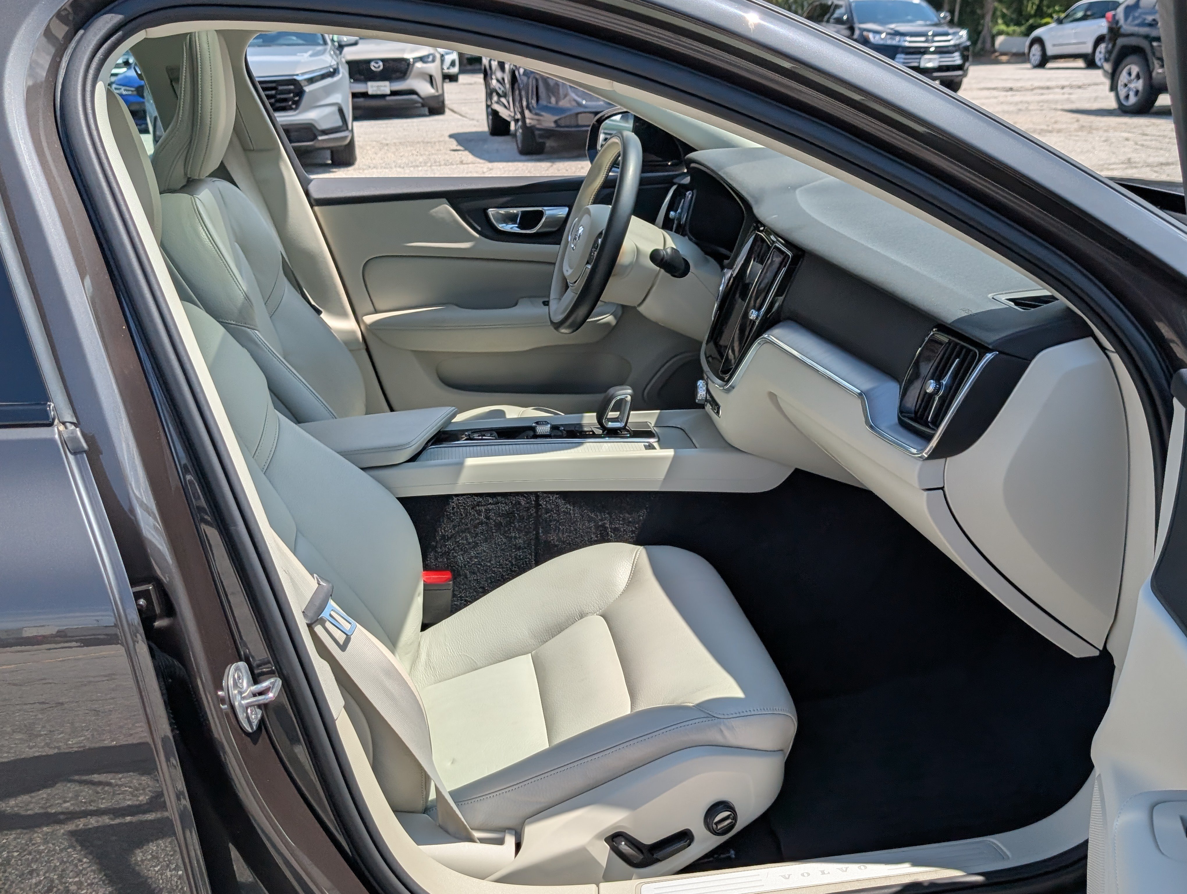 Used 2024 Volvo S60 B5 Core w/ Climate Package FWD image 11
