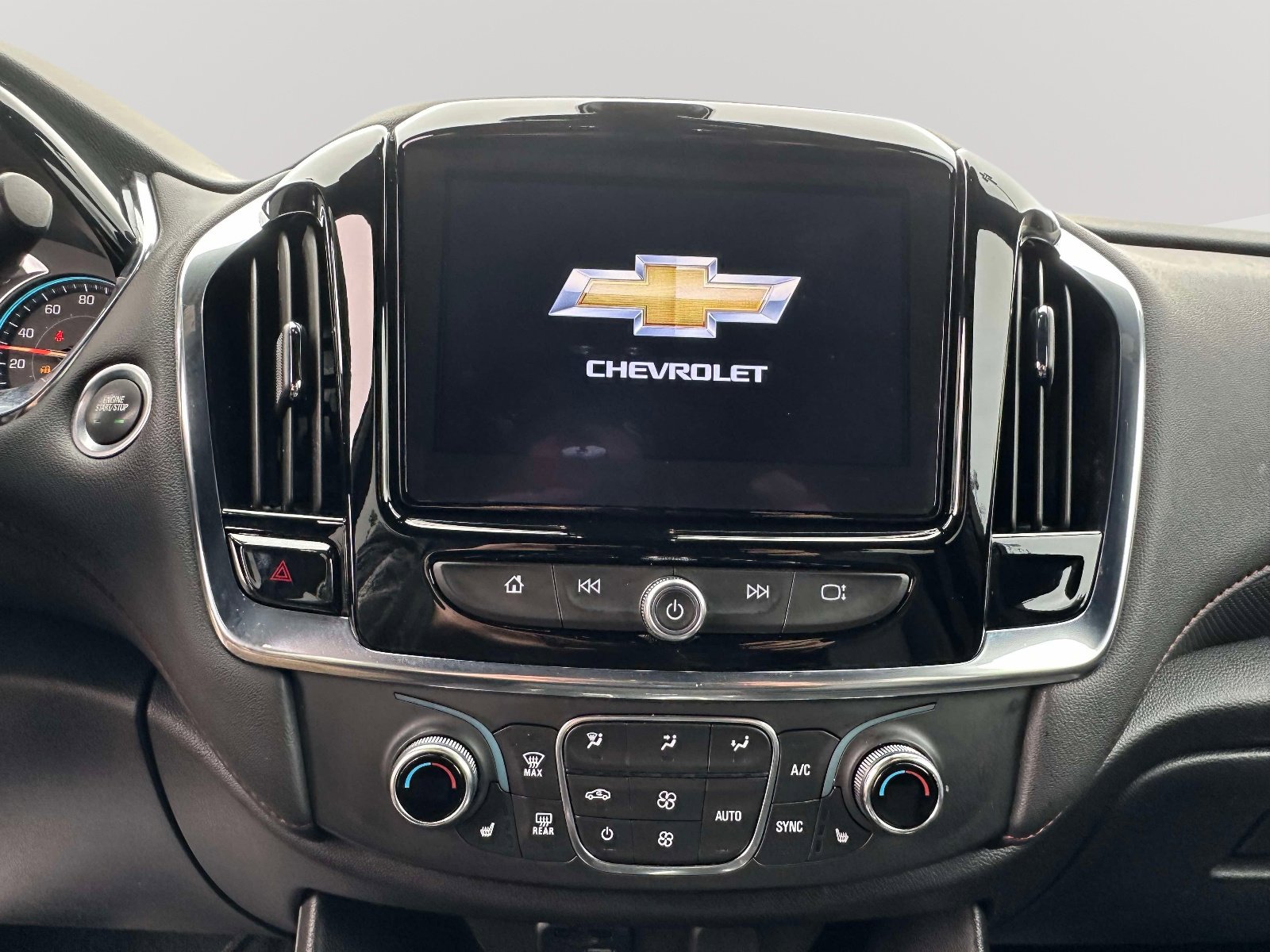 Certified 2023 Chevrolet Traverse RS image 9