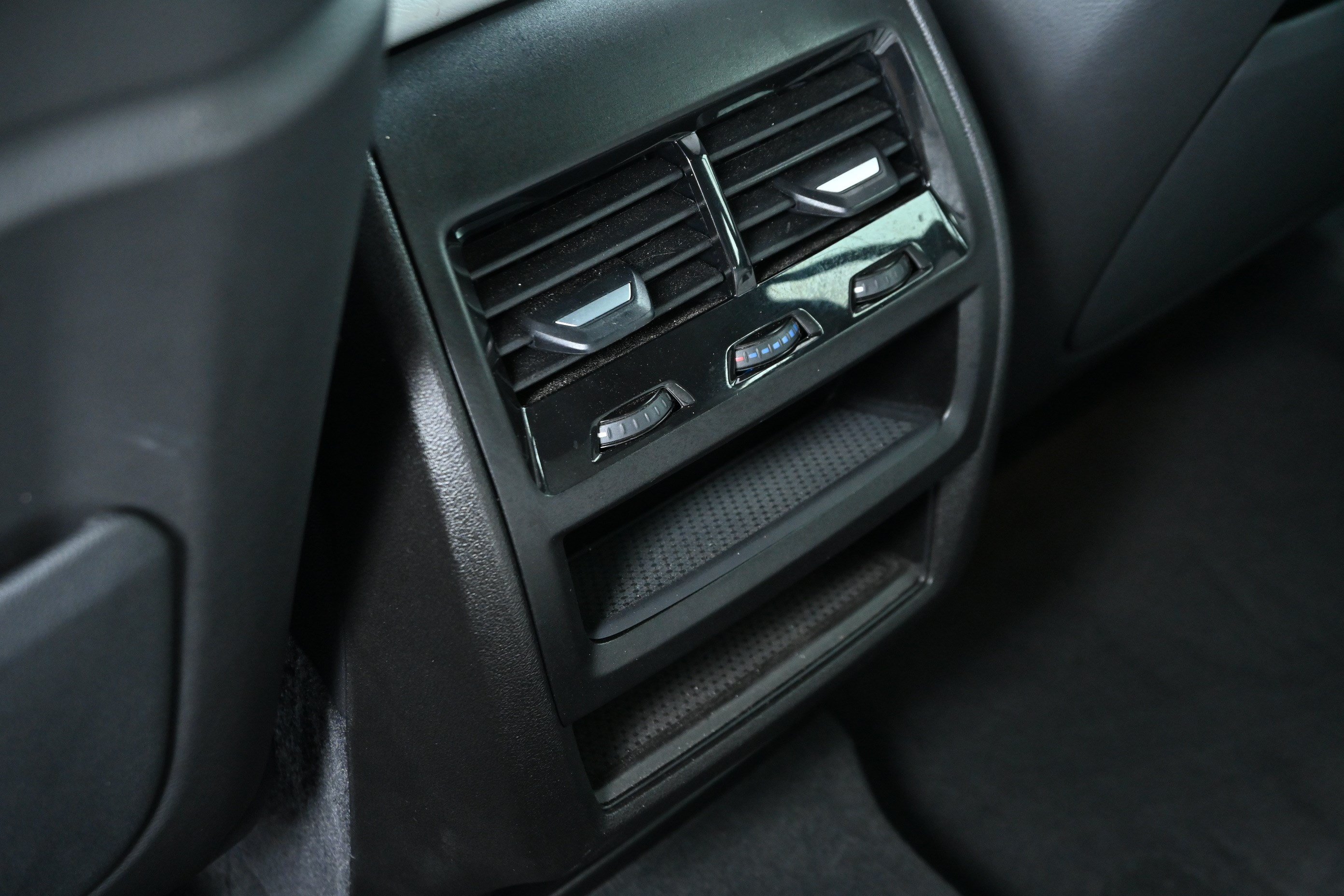 Certified 2026 BMW X6 M60i AWD/4WD image 35