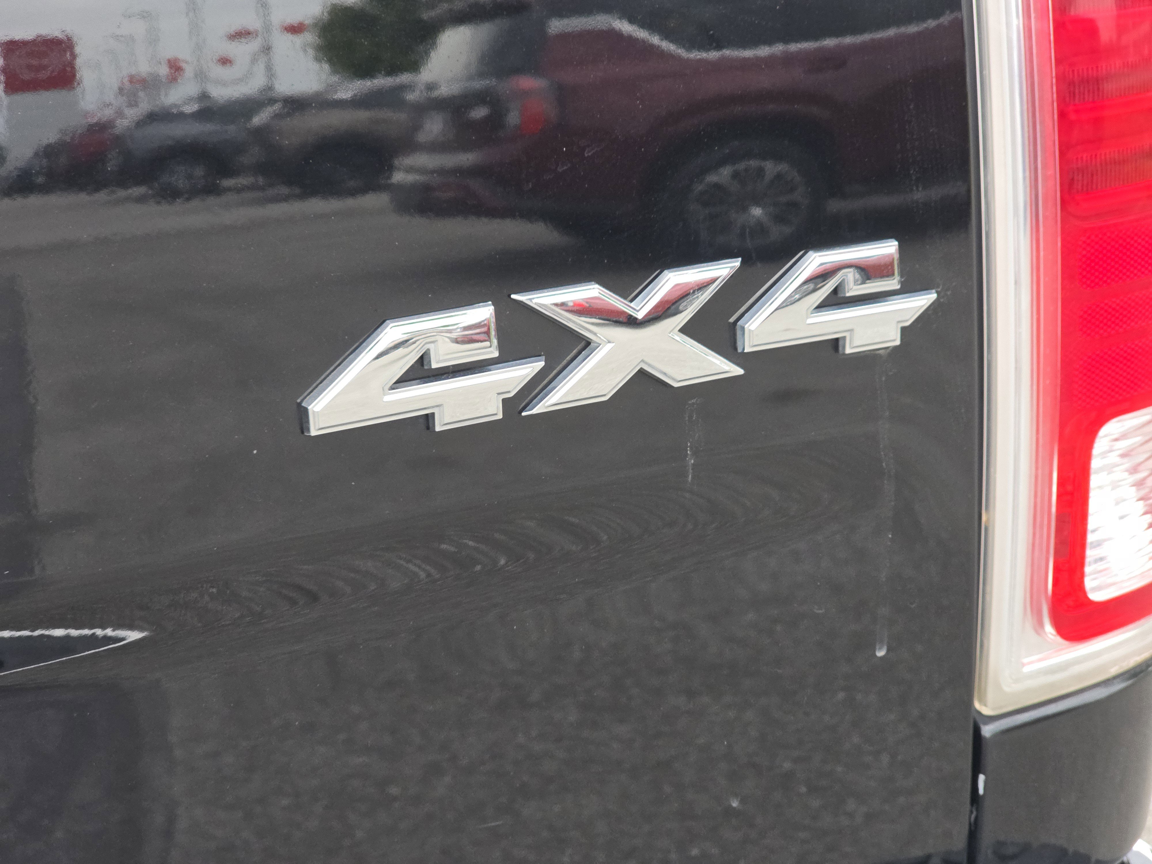 Used 2014 RAM 2500 Longhorn w/ Convenience Group AWD/4WD image 25