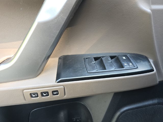 Used 2022 Lexus GX 460 Premium w/ Premium Package AWD/4WD image 22