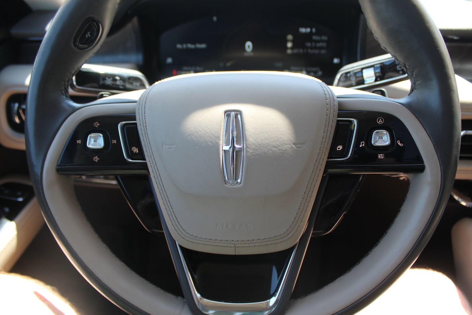 Used 2023 Lincoln Aviator Reserve w/ Equipment Group 201A AWD/4WD image 31