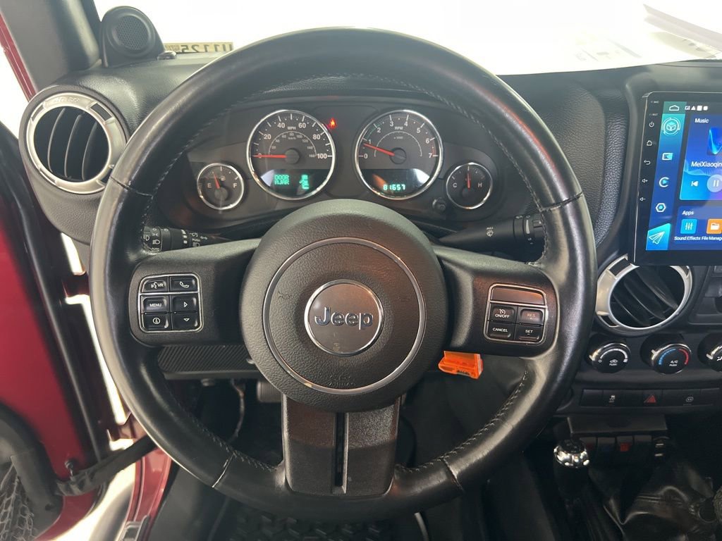 Used 2012 Jeep Wrangler Unlimited Rubicon w/ Connectivity Group image 10