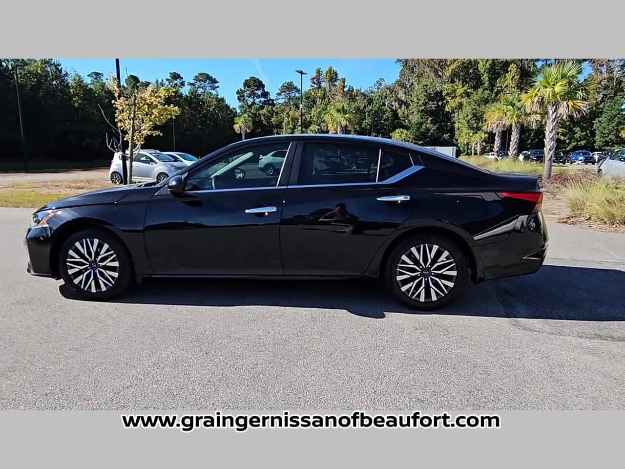 Used 2023 Nissan Altima 2.5 SV FWD image 25